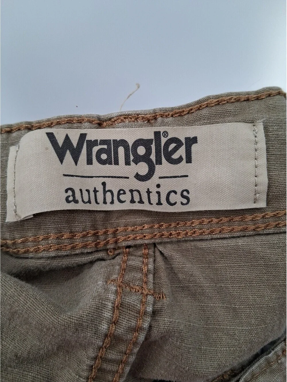 Wrangler Authentic Cargo Shorts Mens 42 Tan Utility Outdoor Hiking Khaki Work